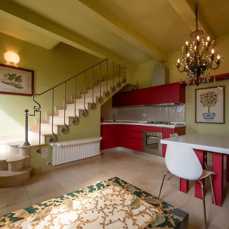 Casa Pazzi Dimora D'epoca * 葛伦坦马勒